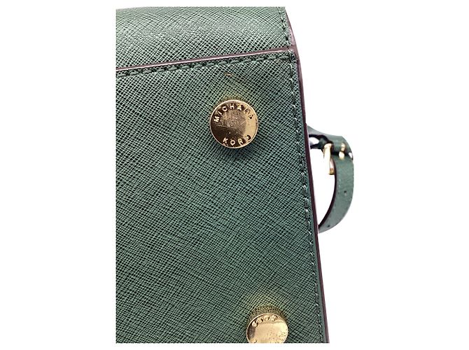 Bolsa Satchel Selma Medium com tachas Michael Kors em couro verde - vista 14