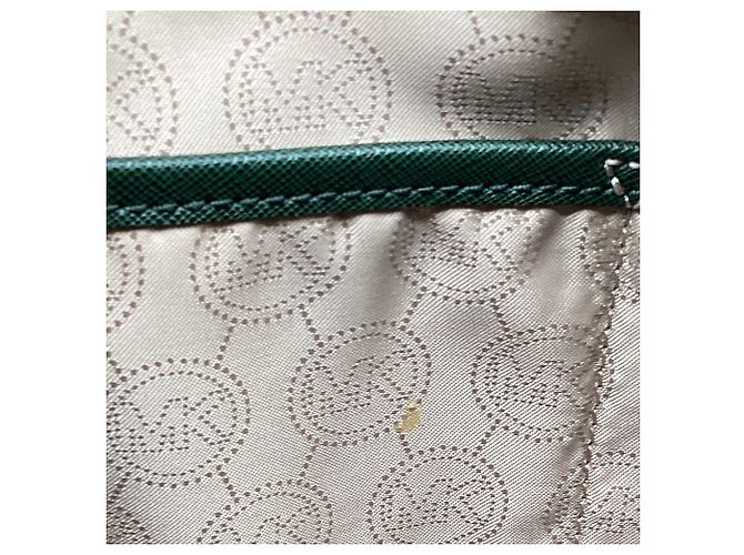 Bolsa Satchel Selma Medium com tachas Michael Kors em couro verde - vista 7