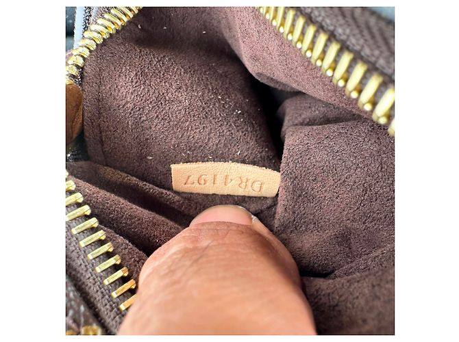Borsa a tracolla Louis Vuitton Pochette Métis in canvas rivestito marrone Rosso - vista 18