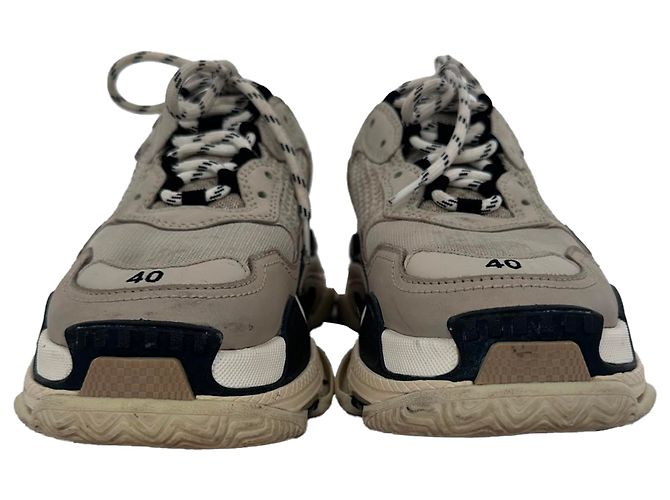 Baskets Balenciaga Triple S en daim kaki - vue 2