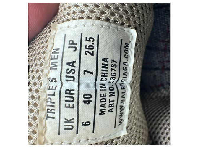 Baskets Balenciaga Triple S en daim kaki - vue 21