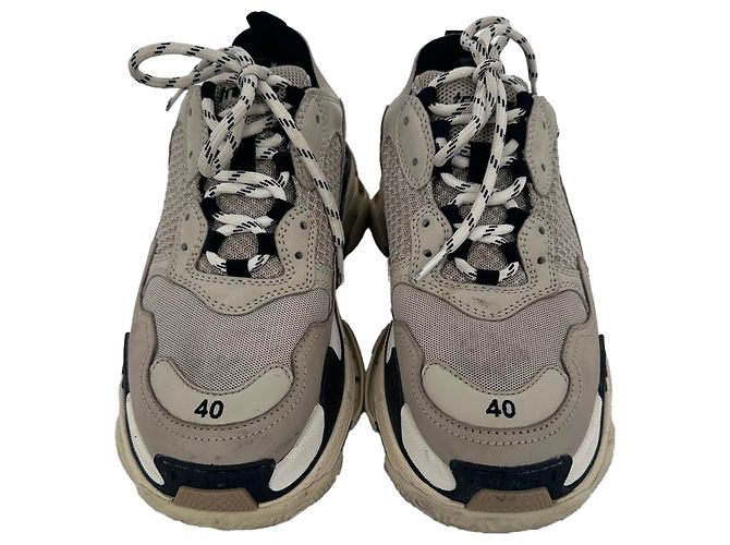 Baskets Balenciaga Triple S en daim kaki - vue 3