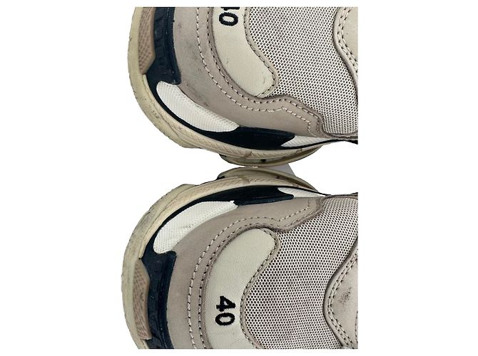 Baskets Balenciaga Triple S en daim kaki - vue 5