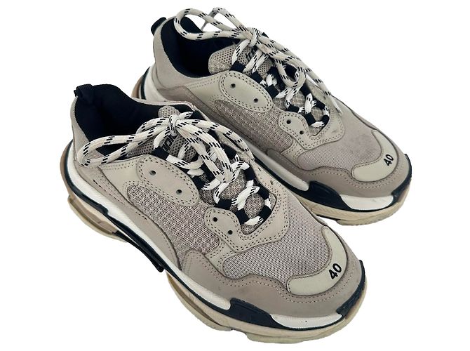 Baskets Balenciaga Triple S en daim kaki - vue 6