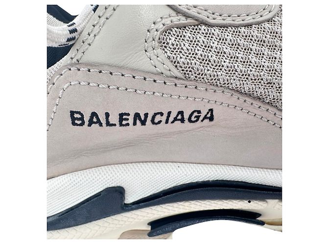 Baskets Balenciaga Triple S en daim kaki - vue 8