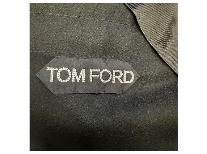 Tom Ford Double-Breasted Coat in Black Cashmere - view 4