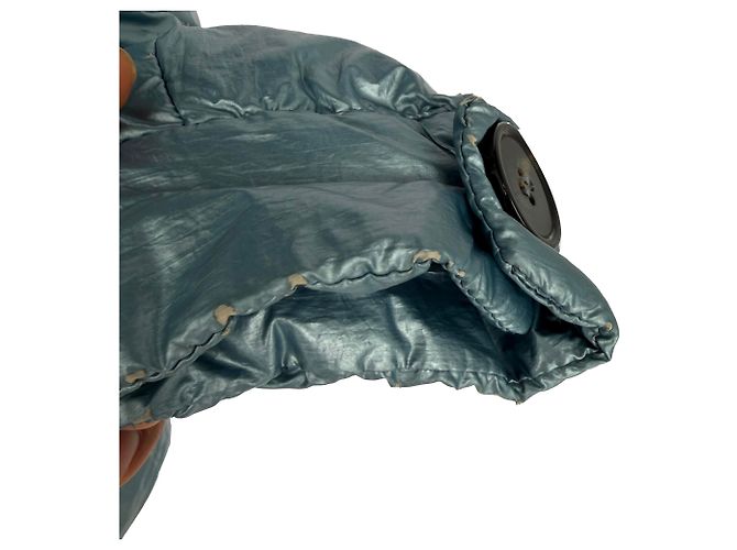 Chaqueta de plumón Prada con capucha de piel sintética en nailon azul claro - vista 7