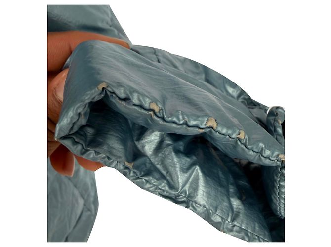 Chaqueta de plumón Prada con capucha de piel sintética en nailon azul claro - vista 8
