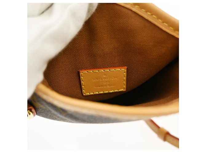Louis Vuitton Fold Me Monogram Canvas Marrone - vista 4