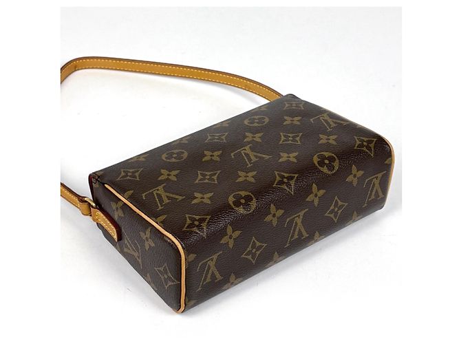 Bolso Louis Vuitton Recital Castaño - vista 2