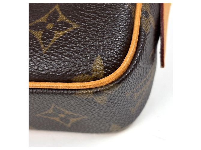 Louis Vuitton Pochette Marly Bandoulière Shoulder Bag Marrone - vista 3
