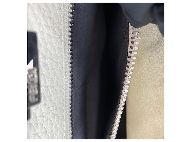 Borsa a mano e a tracolla FENDI Peekaboo Marrone - vista 12