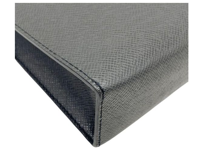 Pochette Louis Vuitton en cuir Taiga Ardoise Gris - vue 4