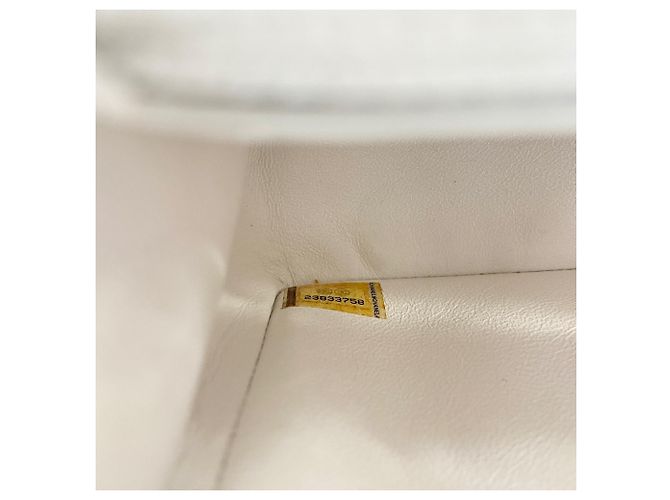 Borsa a tracolla Chanel Mini Matelassé Bianco - vista 12