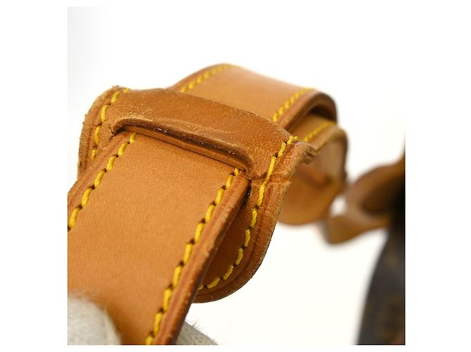 Louis Vuitton Saumur Monogram 35 Marrone - vista 6