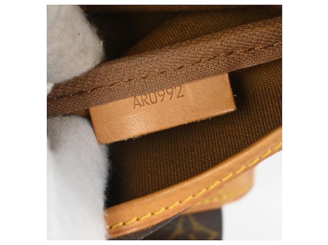 Louis Vuitton Saumur Monogram 35 Marrone - vista 6