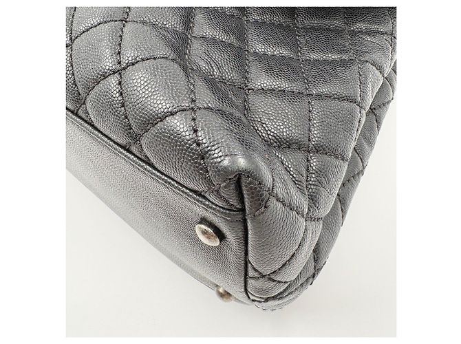 Chanel Matelassé Large Handtasche in Schwarz - Ansicht 9
