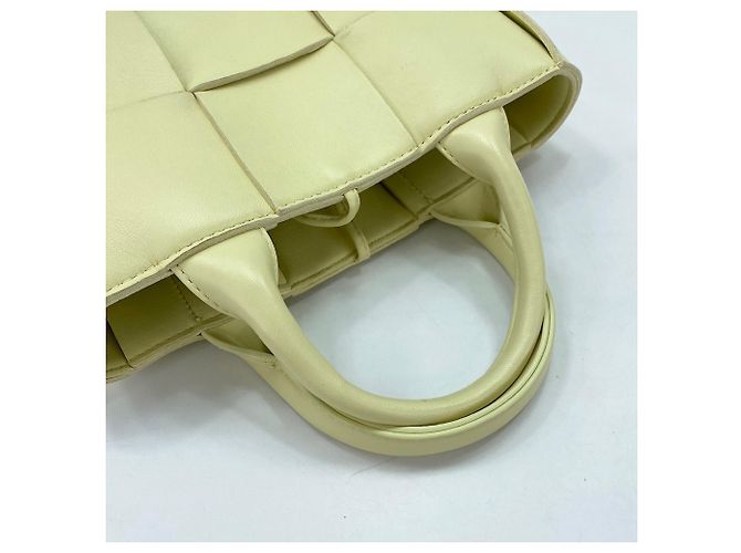 Borsa a mano e a tracolla Bottega Veneta Candy Arco Giallo - vista 8