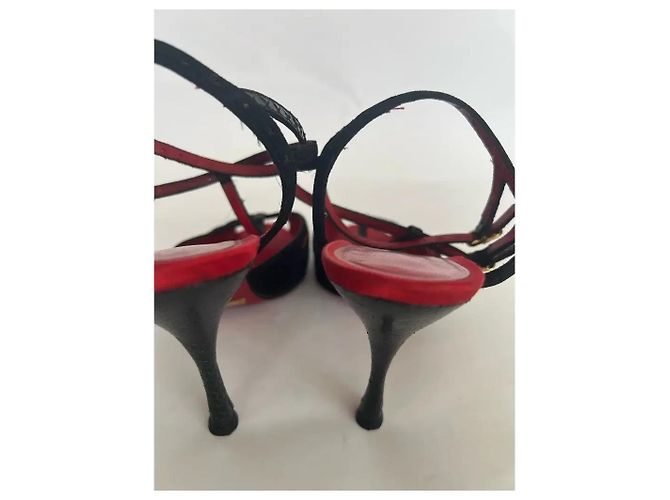 Dolce & Gabbana Sandali con Tacco in Camoscio Nero e Rosso - vista 2