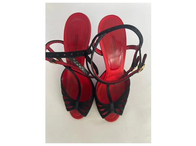 Dolce & Gabbana Sandali con Tacco in Camoscio Nero e Rosso - vista 3
