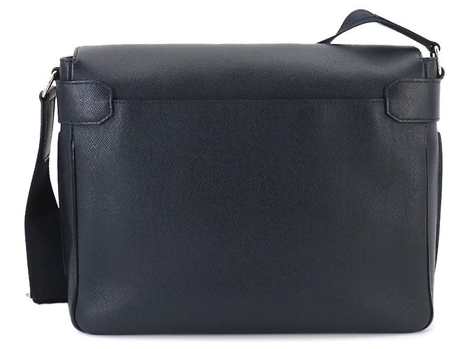 Borsa a tracolla Louis Vuitton Taiga Roman MM Blu navy - vista 2