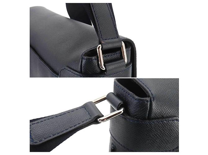 Borsa a tracolla Louis Vuitton Taiga Roman MM Blu navy - vista 9
