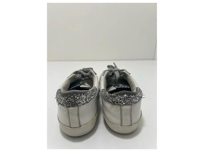 Golden Goose Weiße Leder-Sneaker Low-Top mit rotem Stern - Ansicht 4