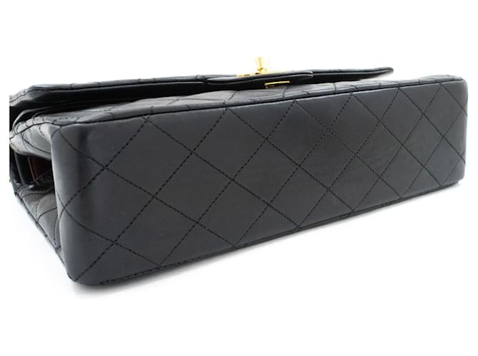 Chanel Classic Flap Lambskin Medium Nero - vista 4