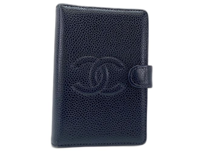 Couverture de carnet d'agenda Chanel en cuir caviar noir - vue 2