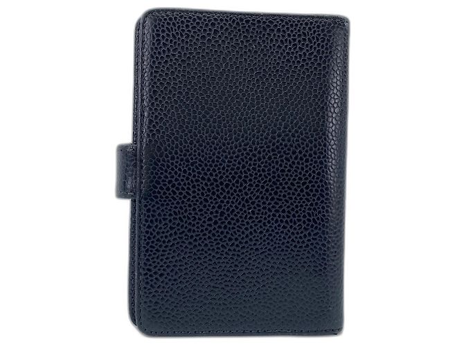 Couverture de carnet d'agenda Chanel en cuir caviar noir - vue 3