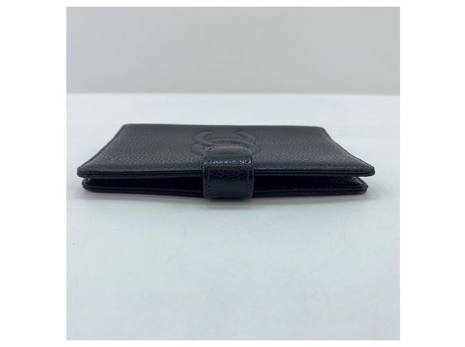 Couverture de carnet d'agenda Chanel en cuir caviar noir - vue 5