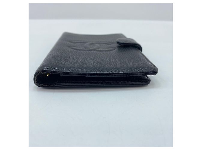 Couverture de carnet d'agenda Chanel en cuir caviar noir - vue 7