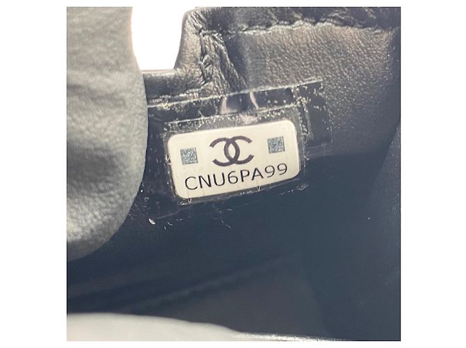 Borsa a tracolla Chanel Matelassé in nero - vista 14