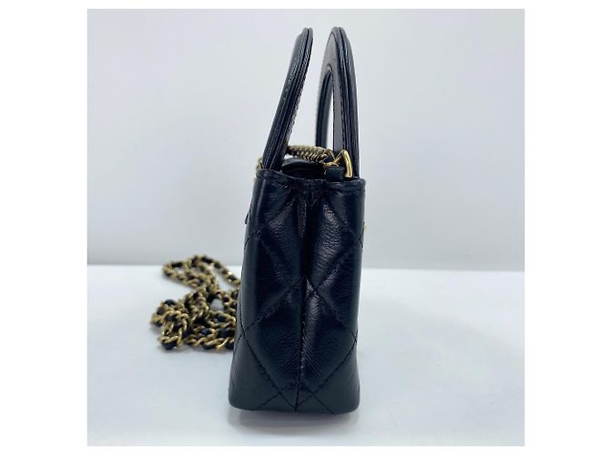 Borsa a tracolla Chanel Matelassé in nero - vista 6