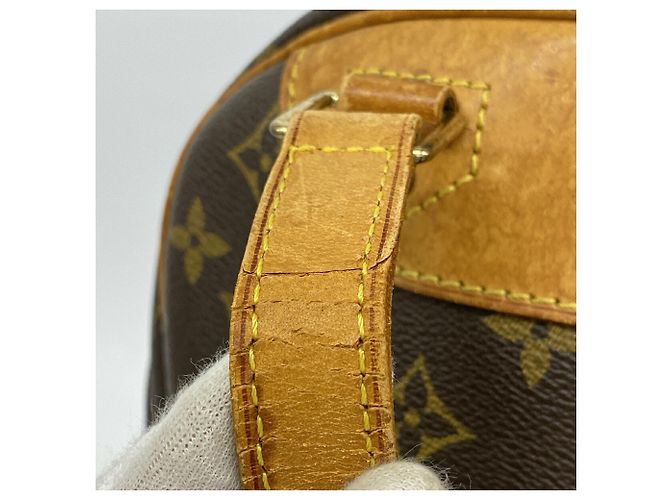 Bolsa Louis Vuitton Monogram Excursion Marrom - vista 6