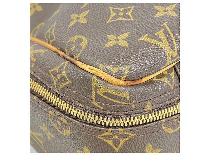 Bolsa Louis Vuitton Monogram Excursion Marrom - vista 7