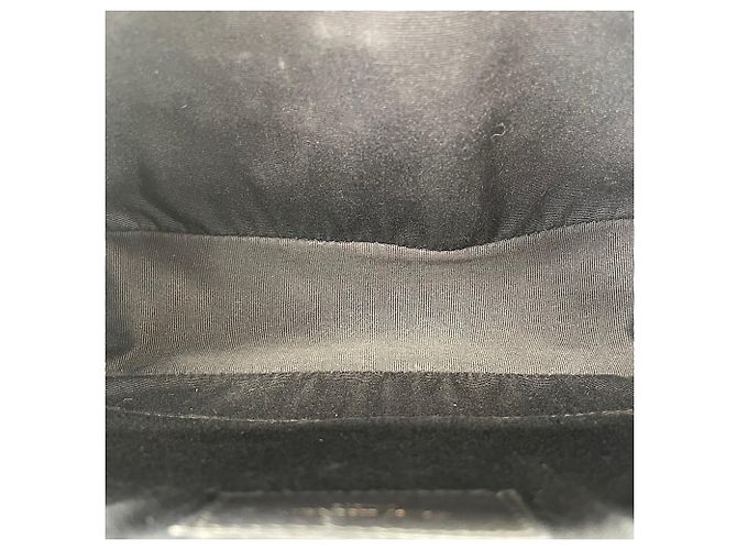 Borsa a tracolla Yves Saint Laurent Lou con nappe e borchie Nero - vista 10