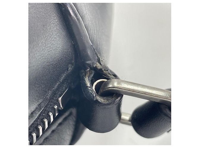 Borsa a tracolla Yves Saint Laurent Lou con nappe e borchie Nero - vista 11