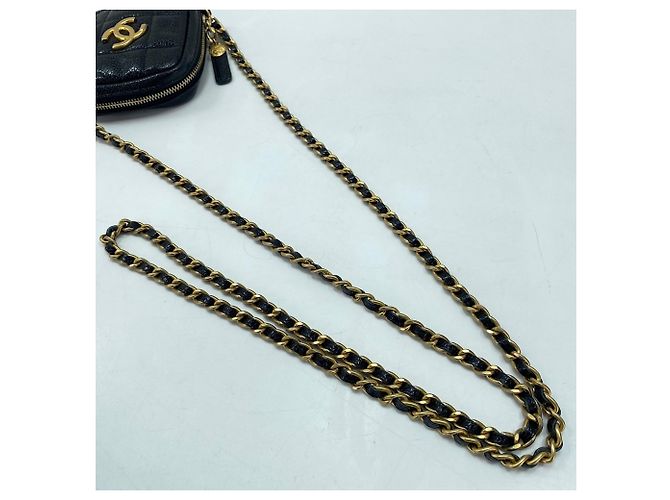 Borsa a tracolla Chanel Matelassé in nero - vista 10