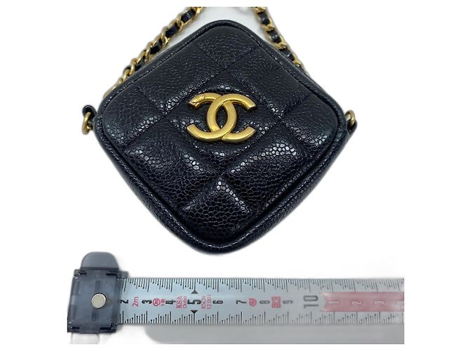 Borsa a tracolla Chanel Matelassé in nero - vista 3