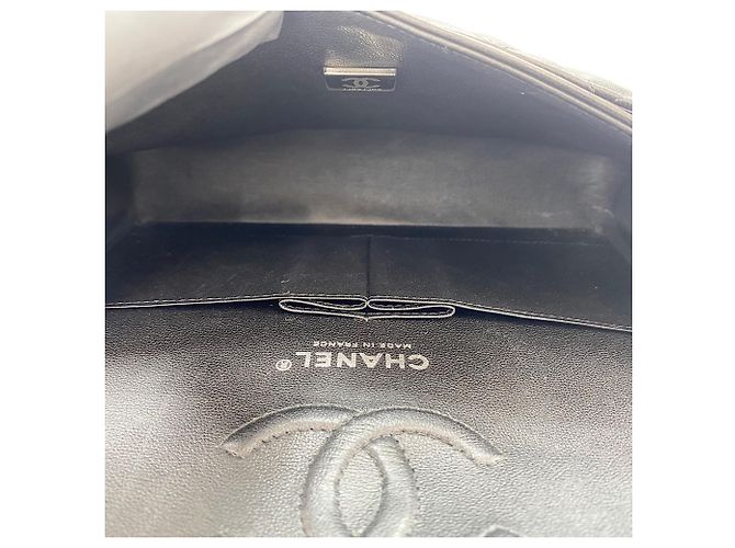 Borsa a tracolla Chanel Matelassé 23 Nero - vista 12