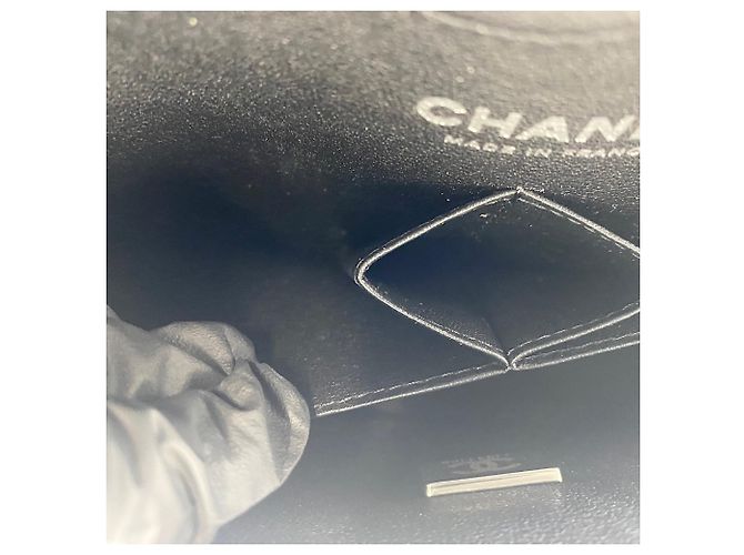 Borsa a tracolla Chanel Matelassé 23 Nero - vista 13