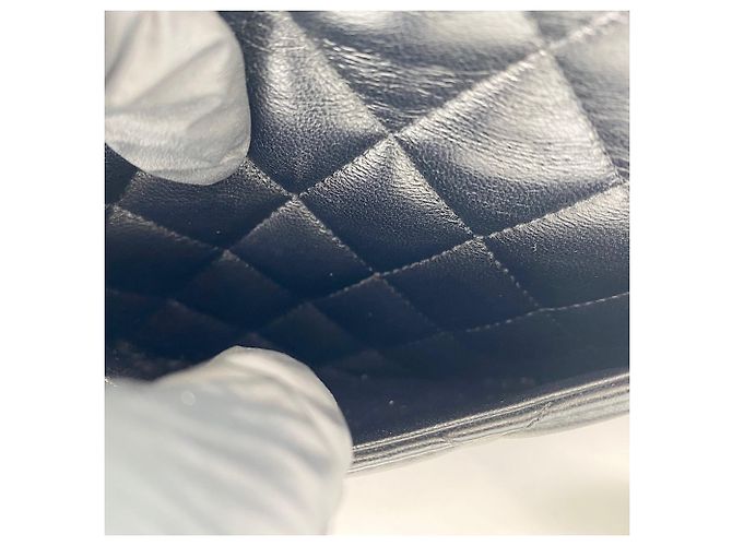 Borsa a tracolla Chanel Matelassé 23 Nero - vista 16