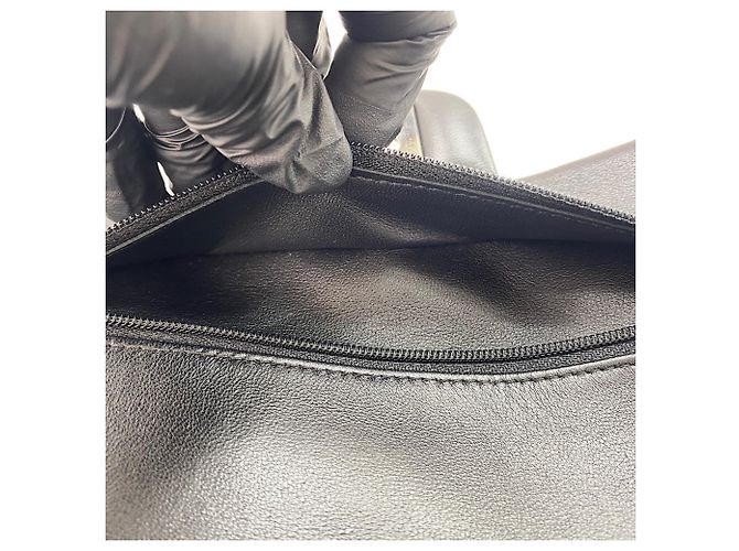 Borsa a tracolla Chanel Matelassé 23 Nero - vista 17