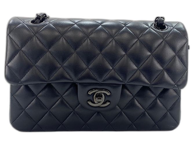 Borsa a tracolla Chanel Matelassé 23 Nero - vista 2