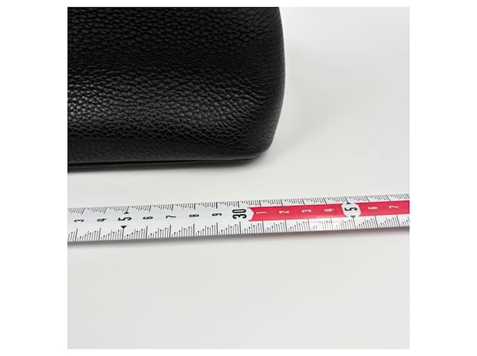 Borsa Louis Vuitton Capucines BB Nero - vista 4