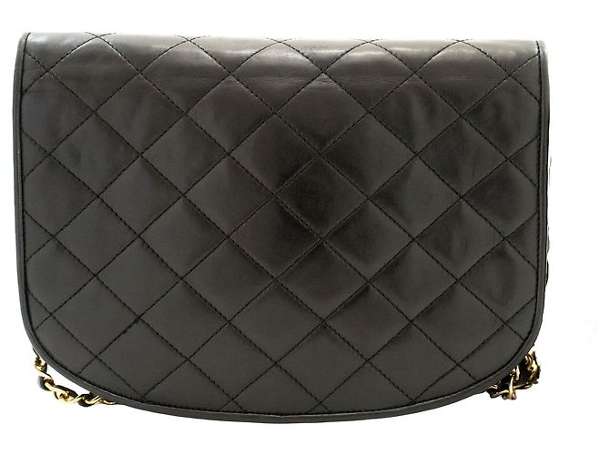 Chanel Vintage Round Flap Quilted Lambskin Small Nero - vista 2