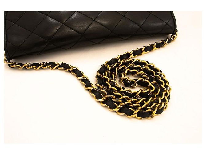 Chanel Vintage Round Flap Quilted Lambskin Small Nero - vista 7