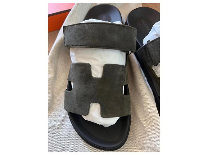 Sandali Hermès Chypre in camoscio verde scuro - vista 4