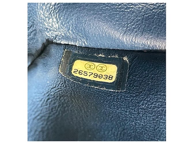 Borsa a tracolla Chanel Matelassé Navy Blu navy - vista 14